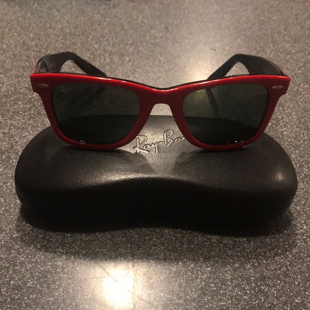 Black/red Rayban sunglasses